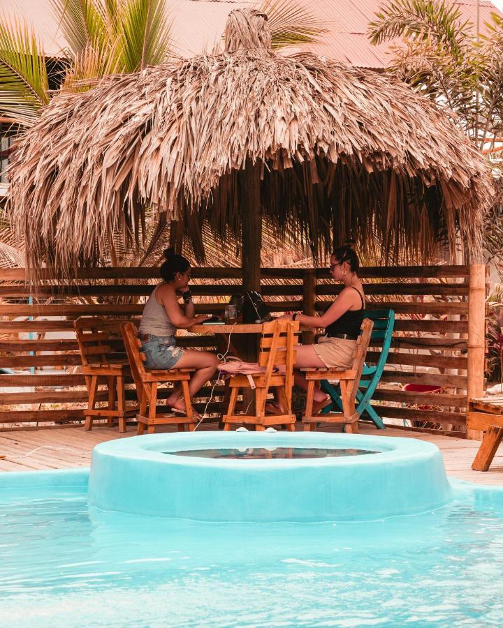 El Zoo Hostel, Bar & Pool Palomino Εξωτερικό φωτογραφία