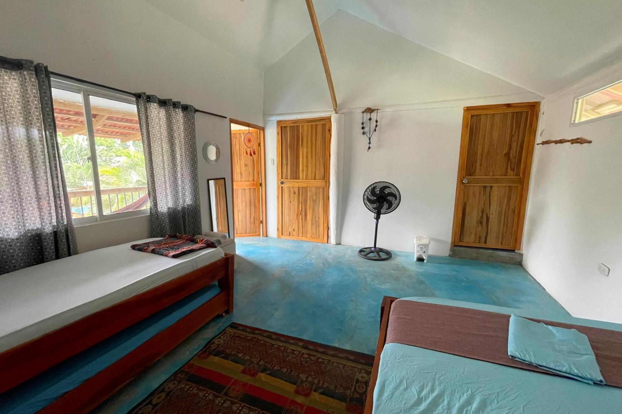 El Zoo Hostel, Bar & Pool Palomino Εξωτερικό φωτογραφία